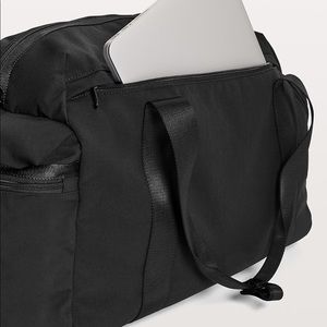 lululemon command the day commute bag